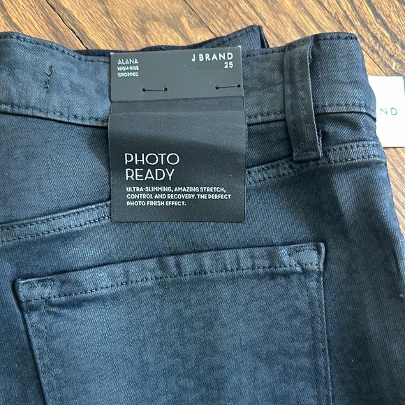 NWT J Brand Alana High-rise Cropped Jeans, Black Leopard Print, Size 25 - Picture 2 of 7